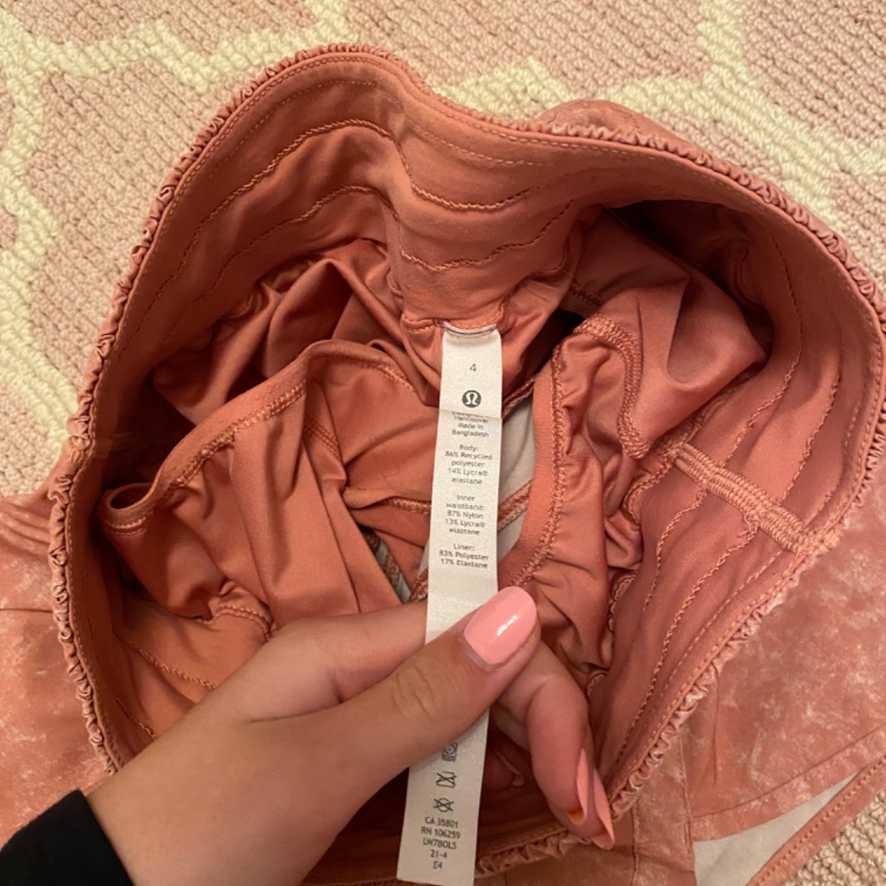 Lululemon short - Picture 6 of 6